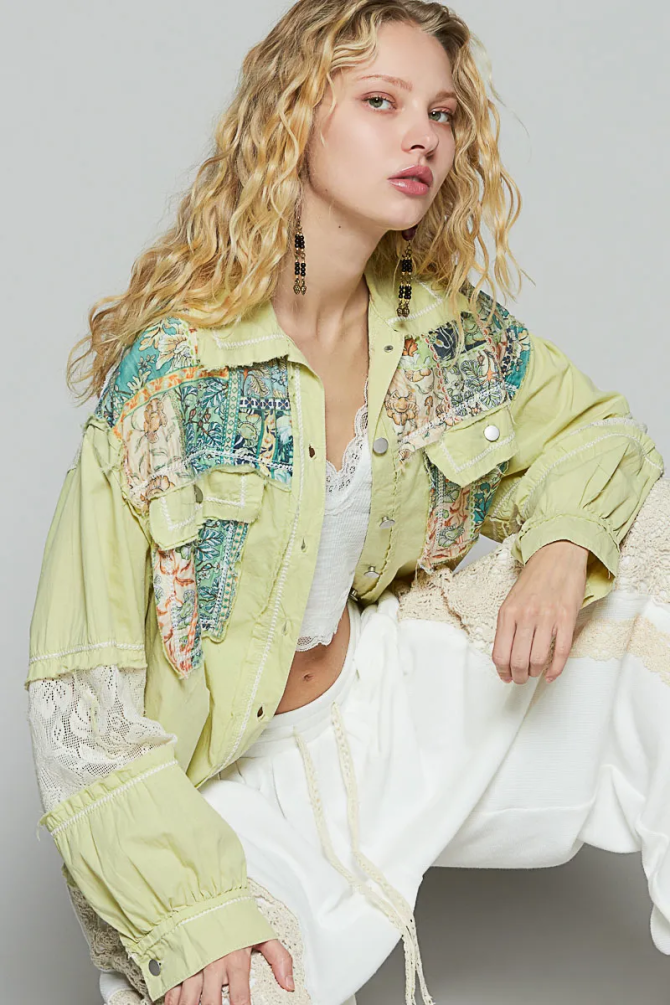 POL Printed Woven Mix Raw Hem Jacket with Lace Detail - Image 4