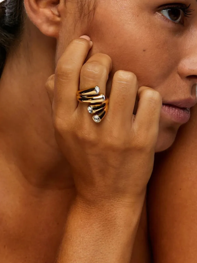 18K Gold-Plated Stainless Steel Inlaid Zircon Ring - Image 2