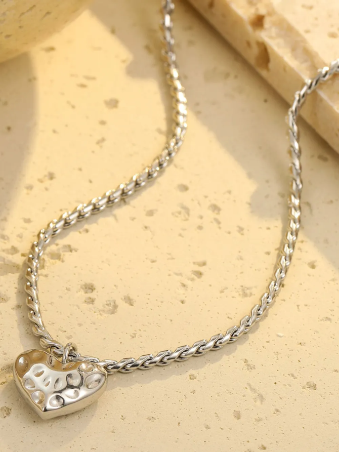 18K Gold-Plated Stainless Steel Heart Pendant Necklace - Image 4